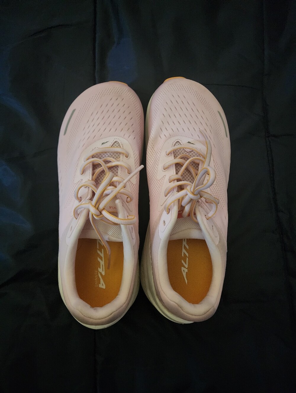 Altra - Picture 4 of 6